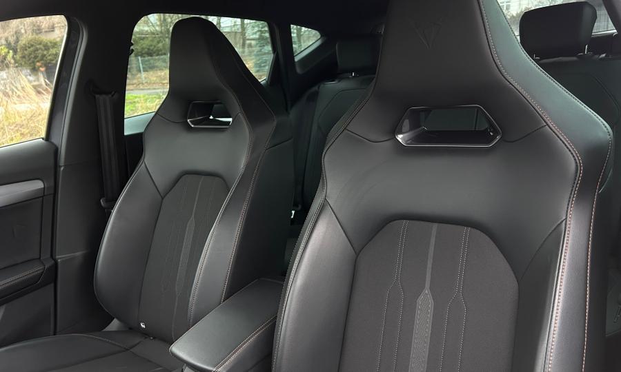 WhatsApp Image 2025-12-04 at 14.48.5926